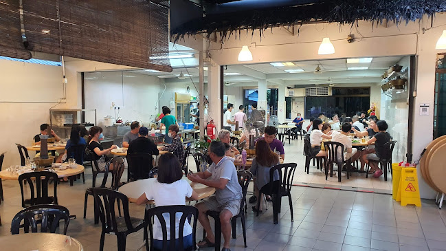 Opinii despre Eam Huat Charcoal Steamboat Restaurant în George Town - Gastronomi dan perhotelan