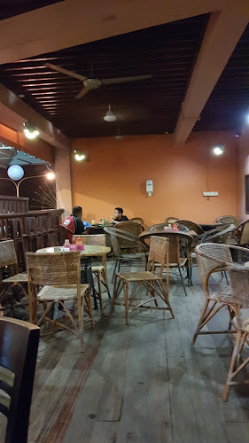 The Bulatan Cafe - Gastronomi dan perhotelan