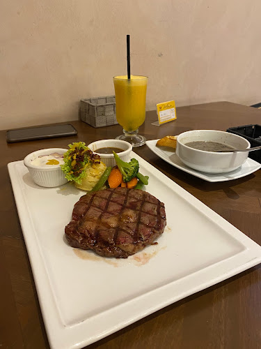 Me'nate Penang - Gastronomi dan perhotelan