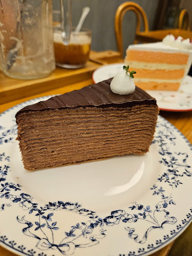 Pusat perdagangan, No 32-1, The Strand, Jalan PJU 5/20D, Kota Damansara, 47810 Petaling Jaya, Selangor