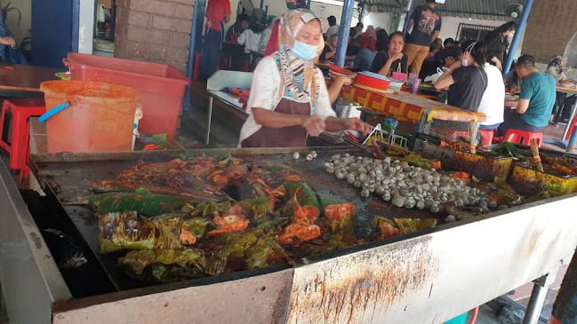 Kak Jat Ikan Bakar (Gerai No. 3)