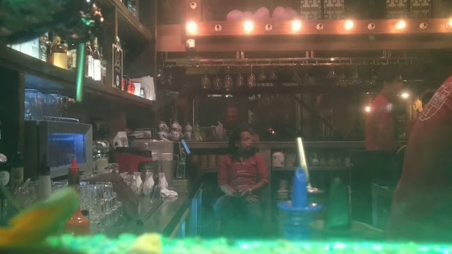 Hidden Bar - Gastronomi dan perhotelan