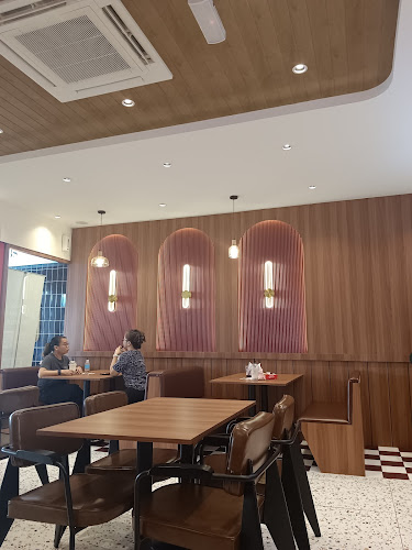 Chubbs Jalan Tun Jugah Outlet - Gastronomi dan perhotelan