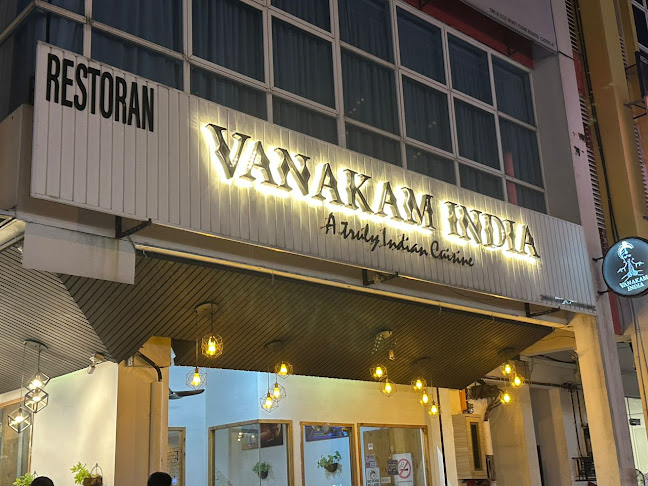 Vanakam India (Mount Austin) - Gastronomi dan perhotelan