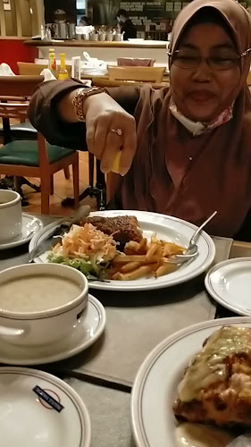 Restoran Victoria Station - Gastronomi dan perhotelan