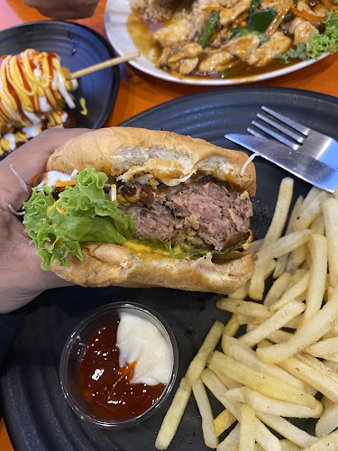 Opinii despre Cafe 3 Sekawan în Seri Manjung - Gastronomi dan perhotelan