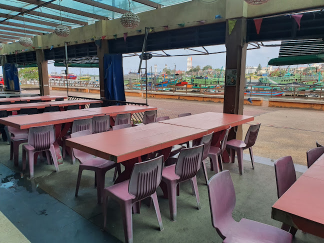 D'Ganu Steamboat & Cafe