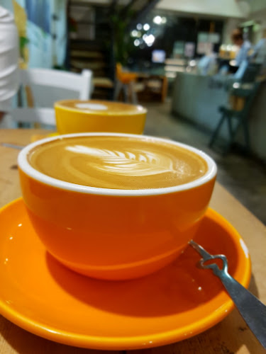 Opinii despre October Coffee Roasters în Kota Kinabalu - Gastronomi dan perhotelan