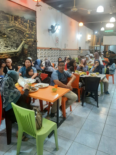 Kedai Makan Islam Rizki - Gastronomi dan perhotelan