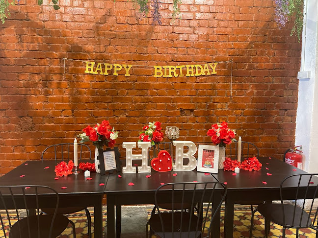 Double Knott Cafe - Gastronomi dan perhotelan