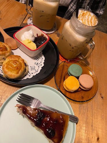 Opinii despre October Coffee Roasters în Kota Kinabalu - Gastronomi dan perhotelan