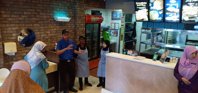 Domino's Bukit Baru Melaka - Gastronomi dan perhotelan