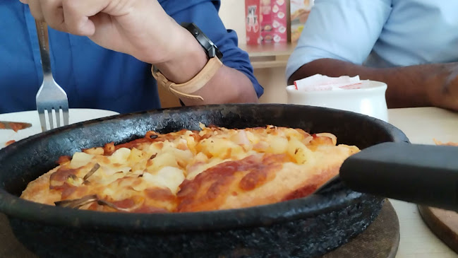 Pizza Hut Restaurant Pauh Jaya - Gastronomi dan perhotelan