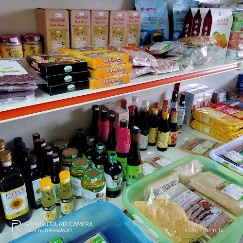 Pusat Makanan Organik Semula Jadi