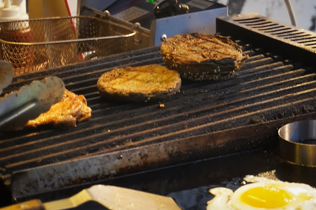 Greenwood Burger Bakar - Gastronomi dan perhotelan