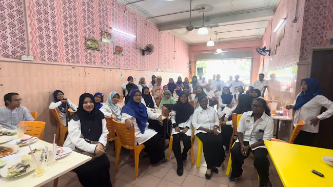 AMIEYRA TOMYAM - Simpang Pulai