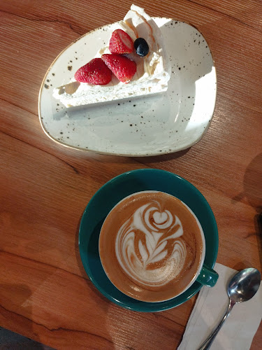 Comentarii opinii despre One Serambi Cafe