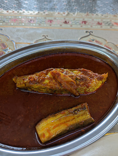 Haji Isenin Restoran Kari Kepala Ikan & Asam Pedas Semabok Melaka - Gastronomi dan perhotelan