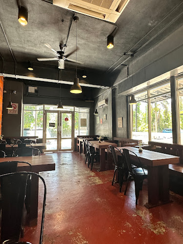 Buddies Cafe And Bar - Gastronomi dan perhotelan