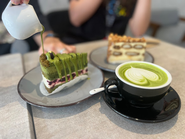 DailyTasteArt Uptown - Gastronomi dan perhotelan