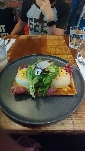 Opinii despre Frisky Goat Bakery Cafe în Kuala Lumpur - Gastronomi dan perhotelan