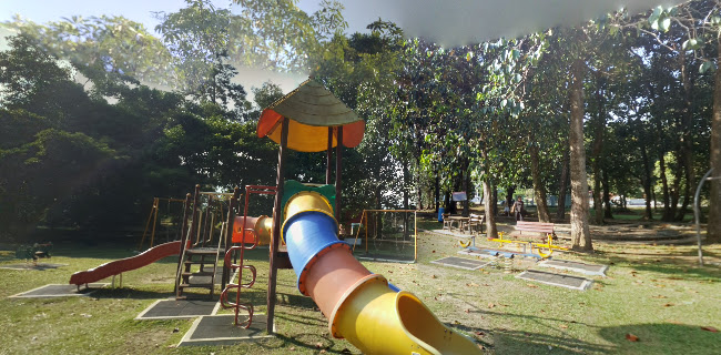 Lakeside Restaurant Gelora Point - Gastronomi dan perhotelan