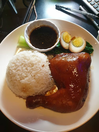 On The Way Pub & Bar Lounge - Kota Kinabalu