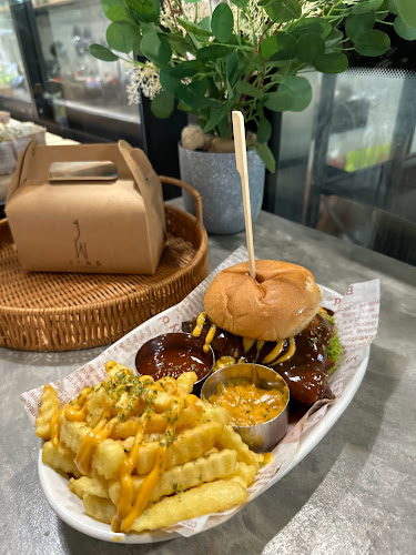 Jias Cafe - Gastronomi dan perhotelan