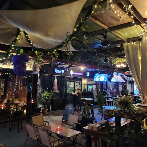 Opinii despre Serendipity Bar & Restaurant în Kota Kinabalu - Gastronomi dan perhotelan