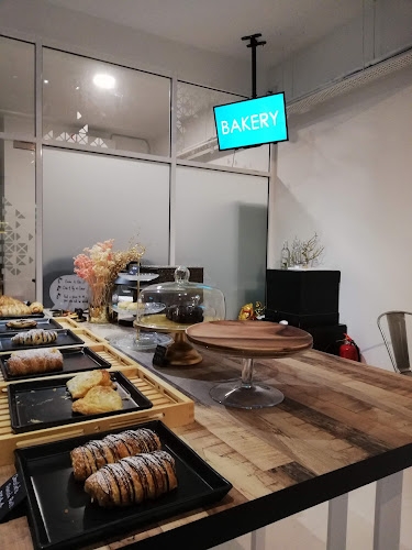 100 houz coffee & breakfast