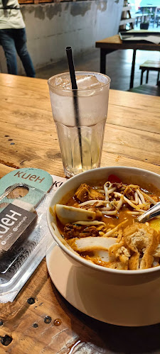 Kueh Cafe Seksyen 13 - Gastronomi dan perhotelan