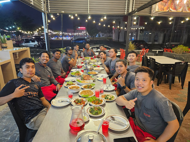 Kedai Pokok Manggis Ikan Bakar Tomyam