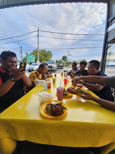 Nasi Royale Tok Ayah ( Original Malay Nasi Kandar ) - Gopeng