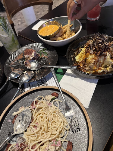 Opinii despre V88 Cafe & Bar Starhill în Kuala Lumpur - Gastronomi dan perhotelan