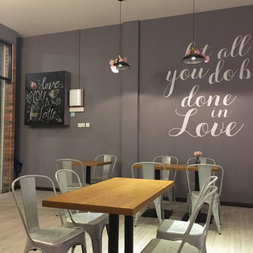 Kafe SE7EN - Gastronomi dan perhotelan