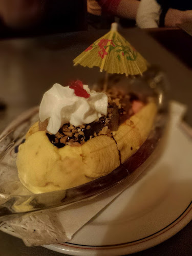 Restoran Victoria Station - Gastronomi dan perhotelan