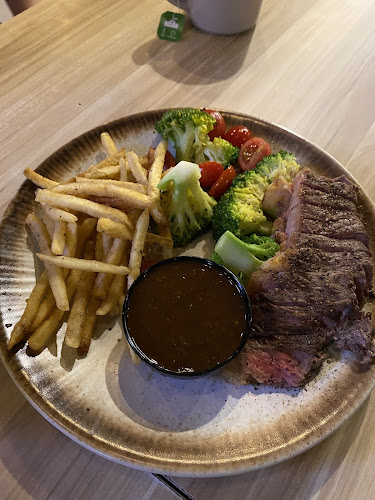 Opinii despre Wheels Restaurant & Bar Port Dickson în Port Dickson - Gastronomi dan perhotelan