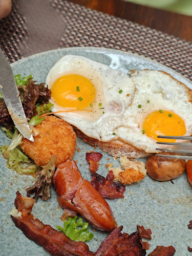 Opinii despre Izzy's în Kuching - Gastronomi dan perhotelan