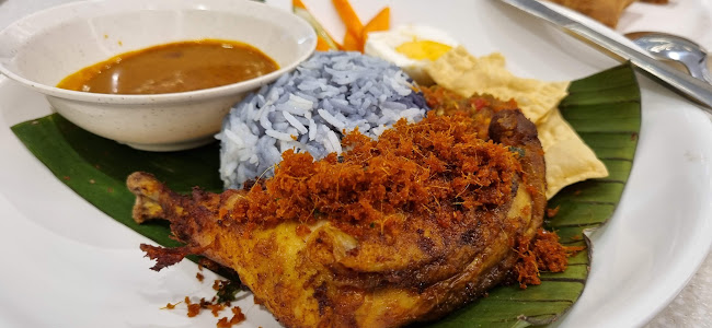 Ahh-Yum (Suria KLCC) - Gastronomi dan perhotelan