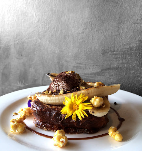 The Red Beanbag - Gastronomi dan perhotelan