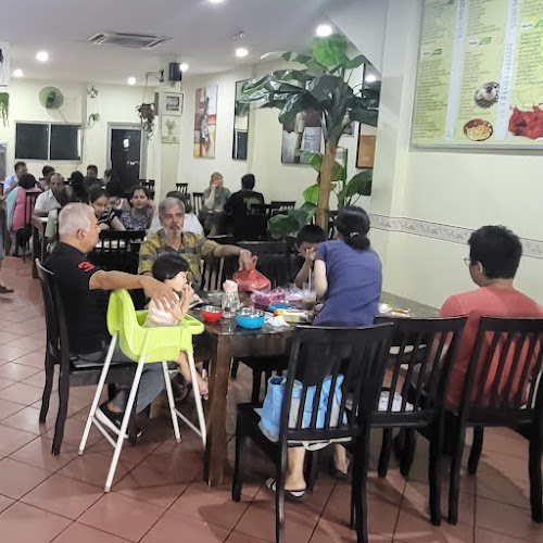Restoran Ipoh Padang Curry House - Gastronomi dan perhotelan