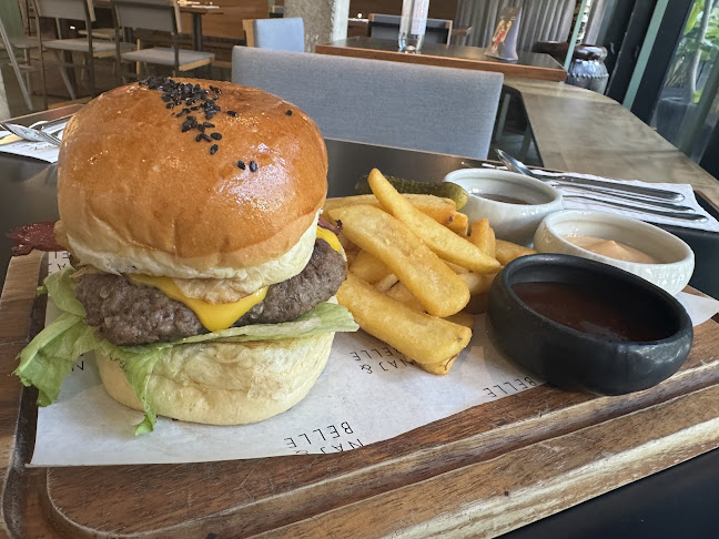 Opinii despre Naj & Belle Cafe Bangsar în Kuala Lumpur - Gastronomi dan perhotelan