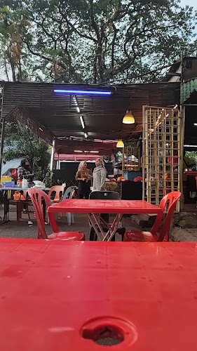 Kedai Makan Tepi Longkang - Kuala Lumpur