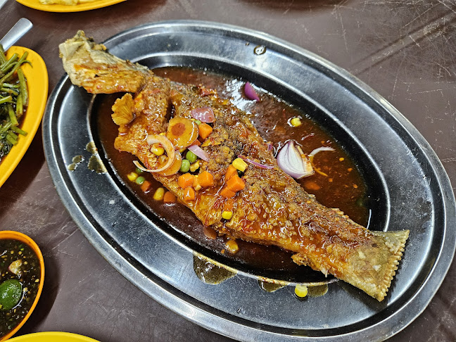Restoran Ikan Bakar Muara Sg Melaka