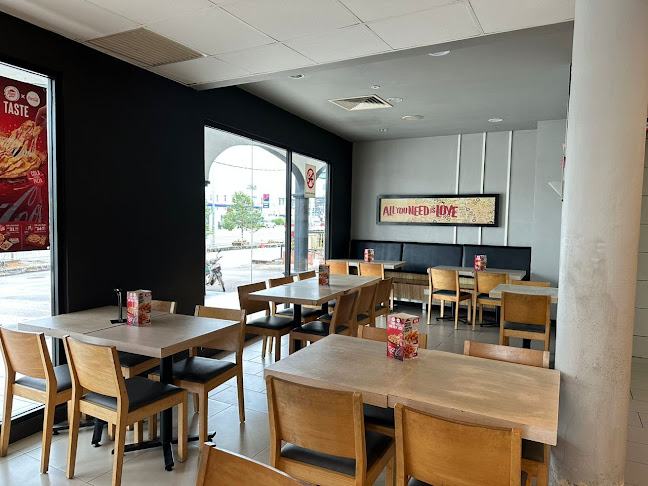 Pizza Hut Restaurant Pauh Jaya