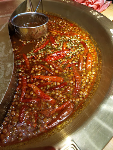 Opinii despre ErShiXiong Hotpot Restaurant 二师兄火锅客栈 în Kota Kinabalu - Gastronomi dan perhotelan