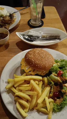 Opinii despre The Cave Restaurant în Johor Bahru - Gastronomi dan perhotelan