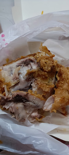 KFC Kompleks Karamunsing - Gastronomi dan perhotelan