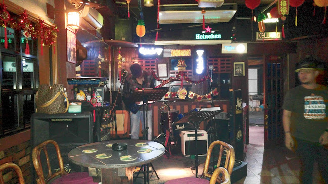 Basecamp Cafe - Gastronomi dan perhotelan