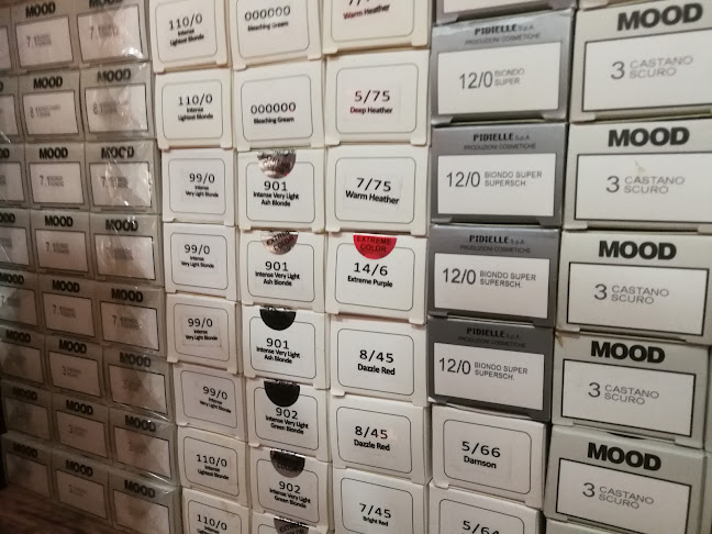 818 Cafe & Hair Studio